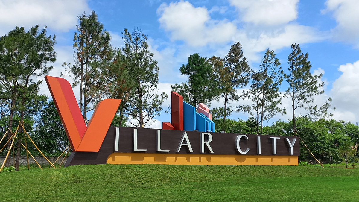 Columns Banner Villar City